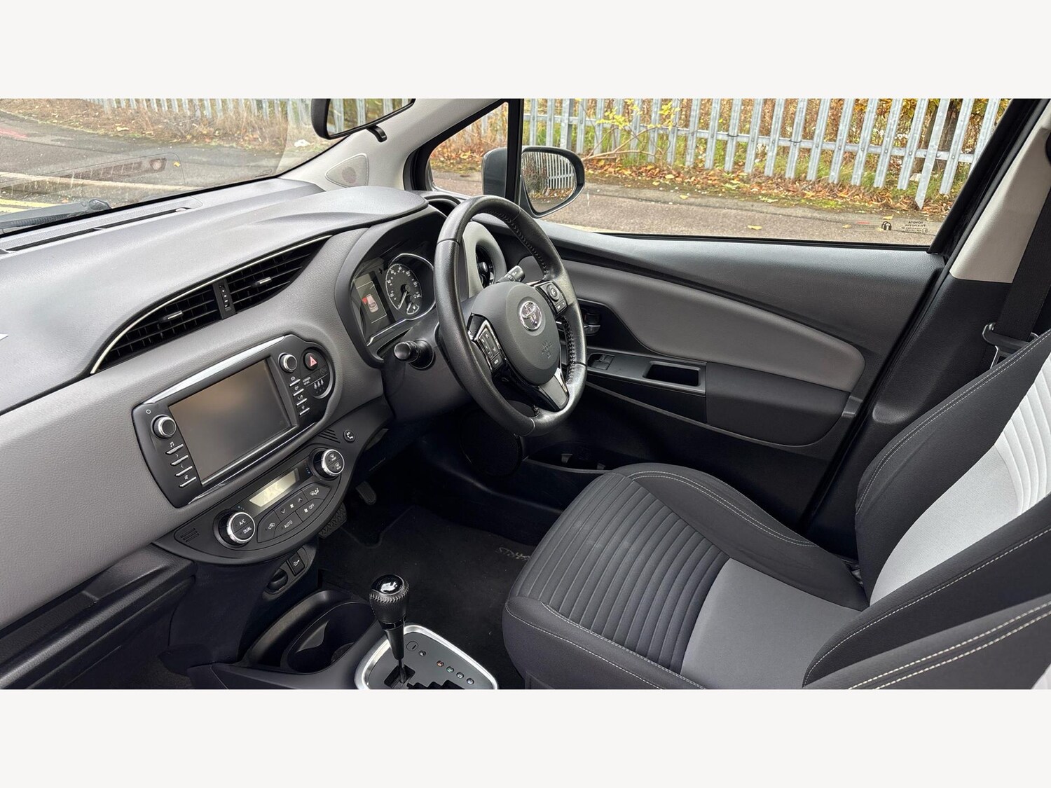 Used Toyota Yaris 2018 for sale - 76513276: Photo 12