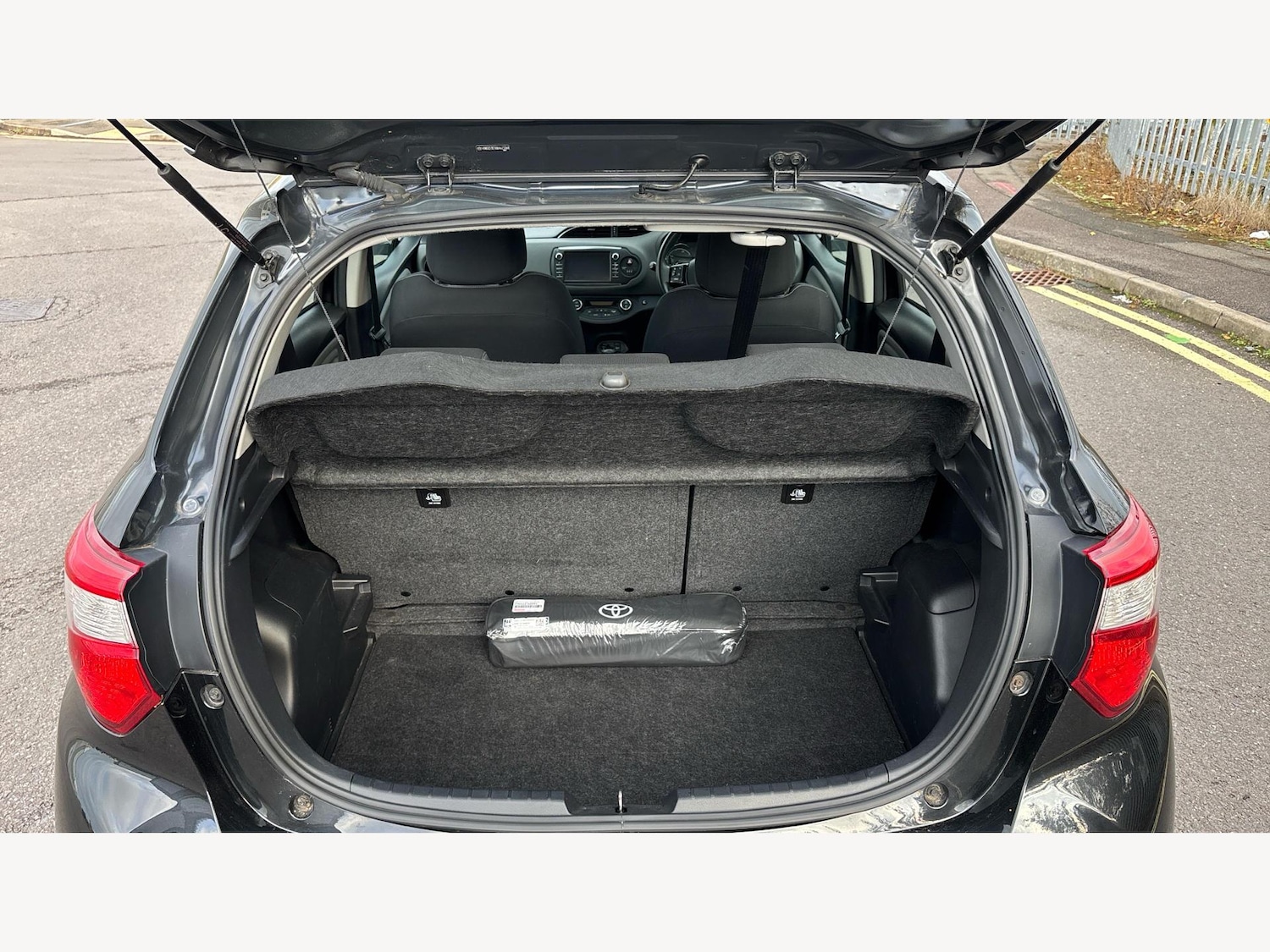 Used Toyota Yaris 2018 for sale - 76513276: Photo 16