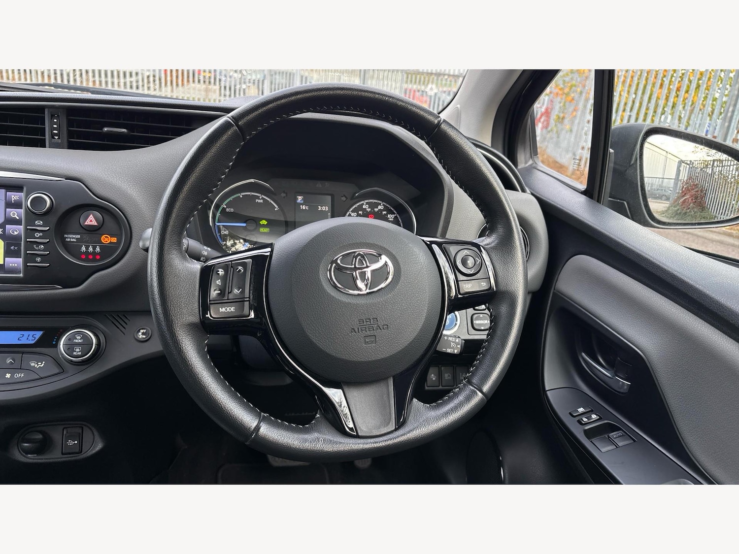 Used Toyota Yaris 2018 for sale - 76513276: Photo 8