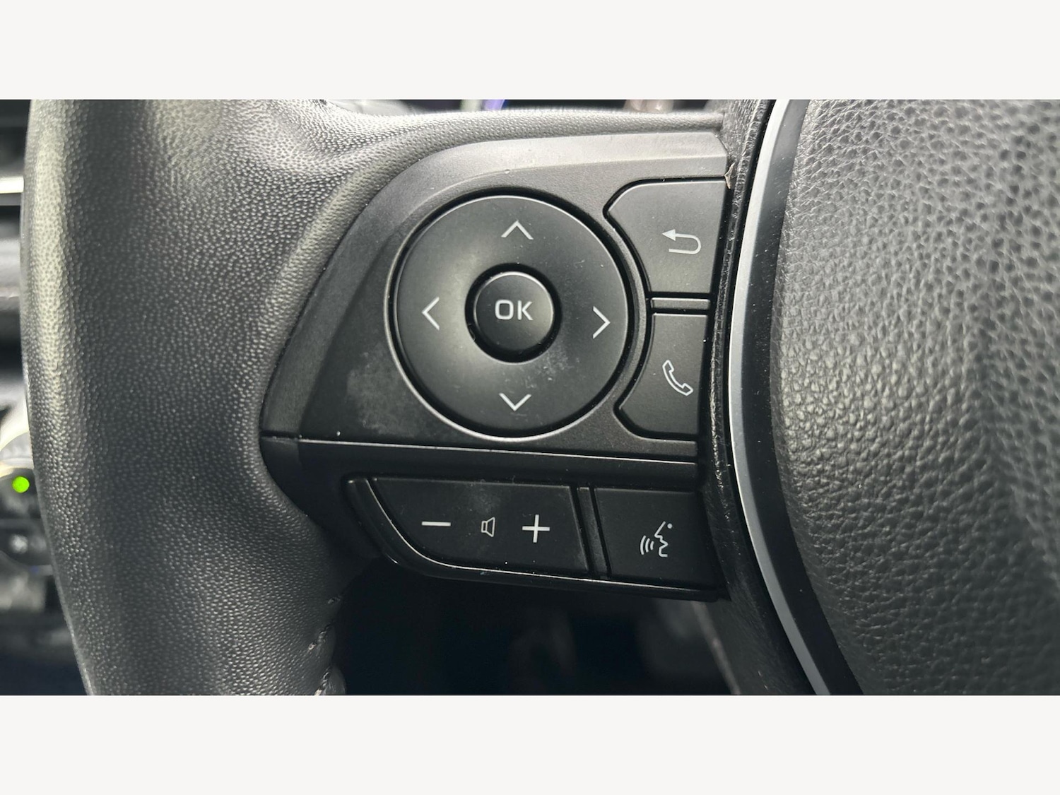 Used Toyota RAV4 2019 for sale - 76607418: Photo 24