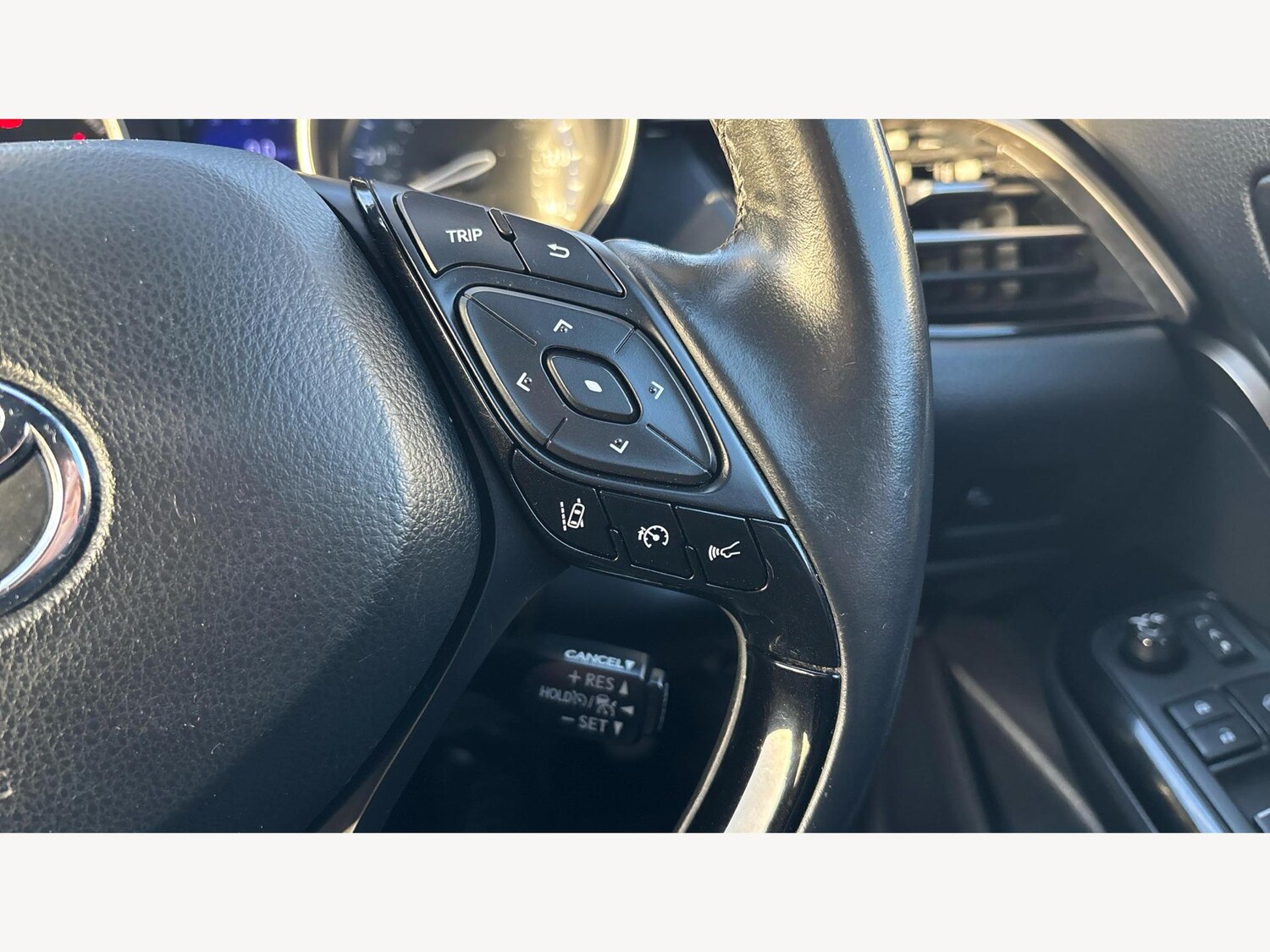 Used Toyota C-HR for sale - 77216019: Photo 25