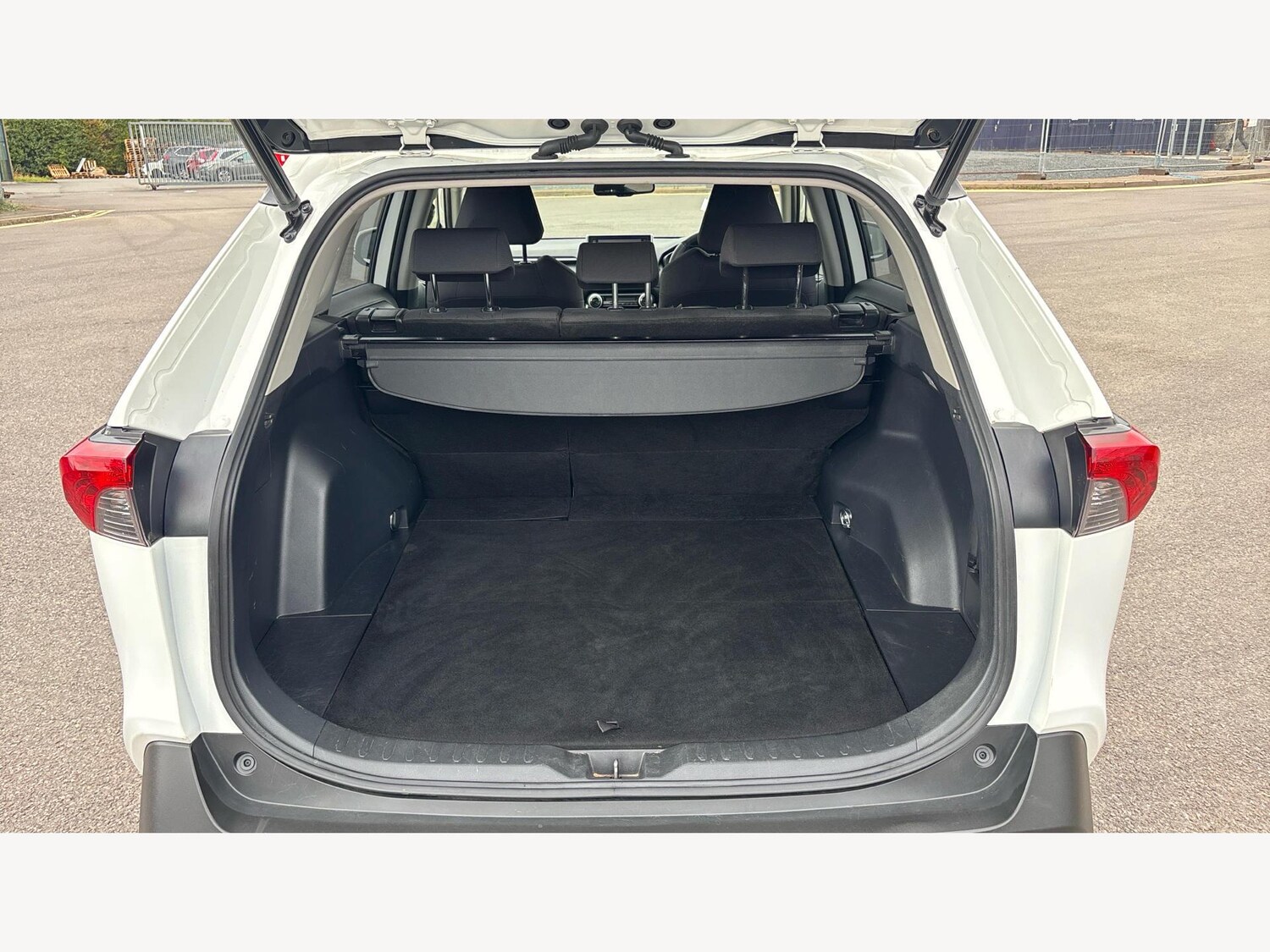 Used Toyota RAV4 2020 for sale - 76239713: Photo 16