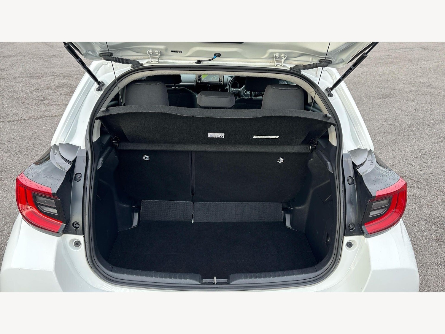 Used Toyota Yaris for sale - 77768275: Photo 16