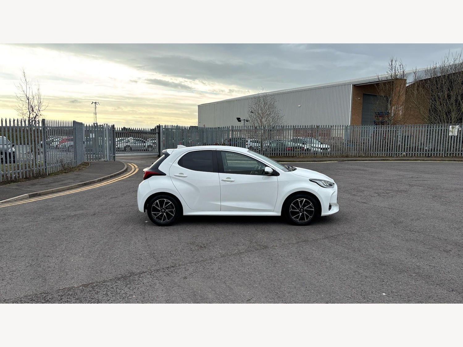 Used Toyota Yaris for sale - 77768275: Photo 18