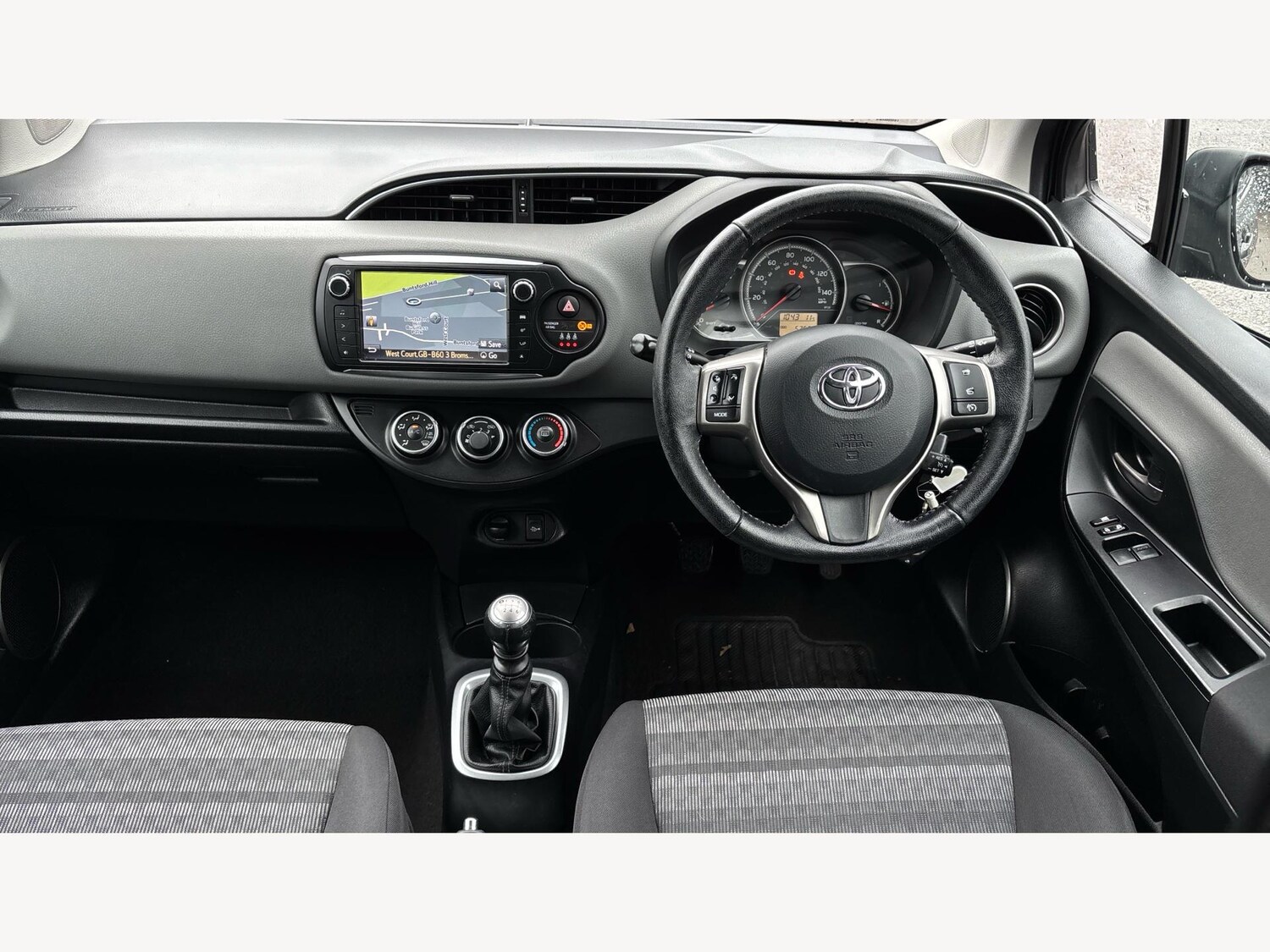 Used Toyota Yaris 2016 for sale - 76562082: Photo 7