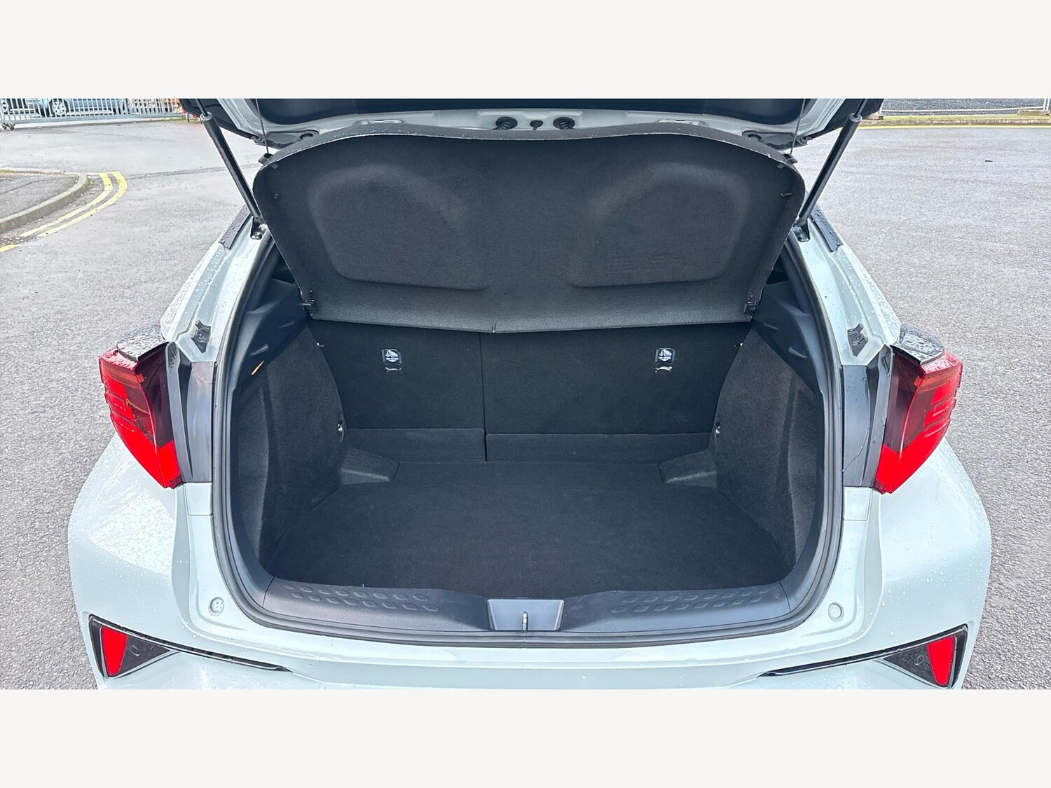 Used Toyota C-HR 2022 for sale - 76715455: Photo 16