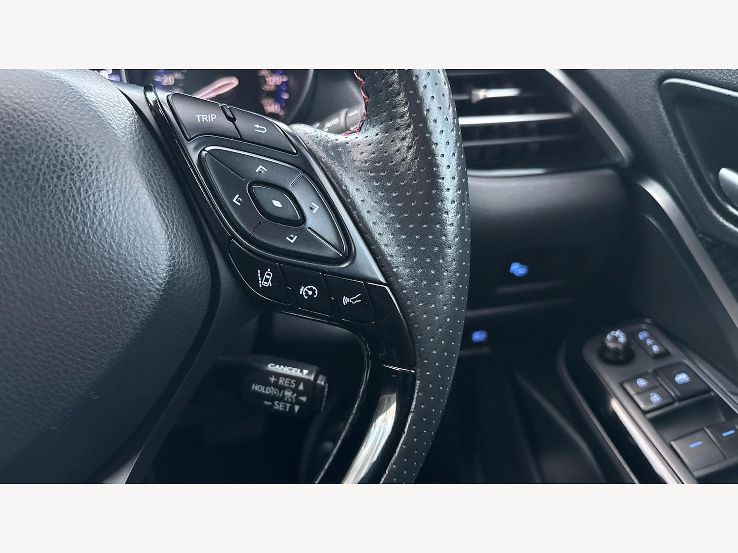 Used Toyota C-HR 2022 for sale - 76715455: Photo 25