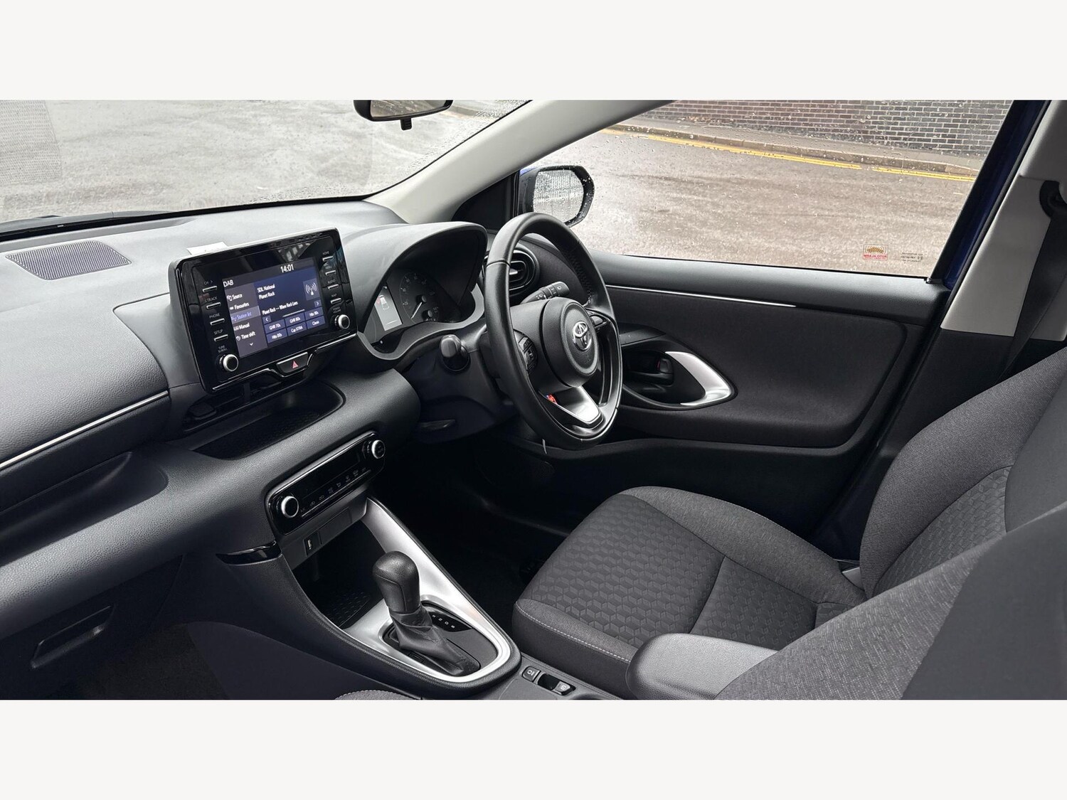 Used Toyota Yaris 2023 for sale - 77175876: Photo 12