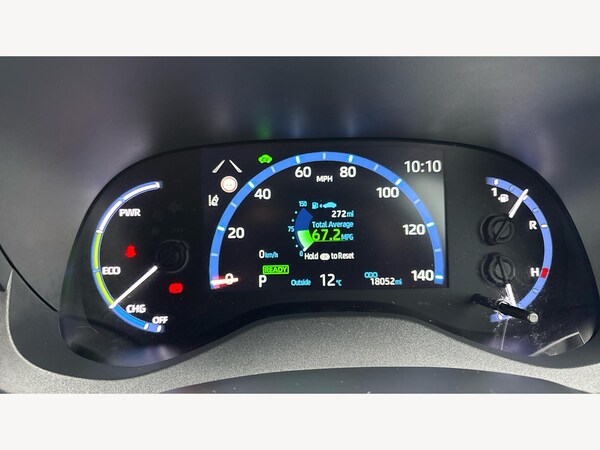 Used Toyota Yaris Cross 2023 for sale - 76295363: Photo 11