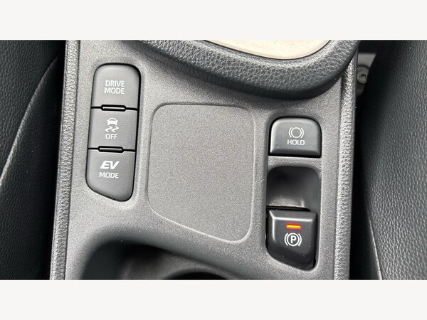 Used Toyota Yaris Cross 2023 for sale - 76295363: Photo 26