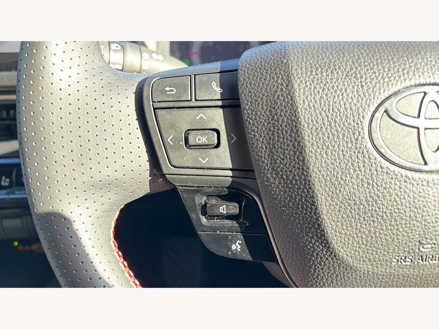 Used Toyota C-HR for sale - 77940529: Photo 24