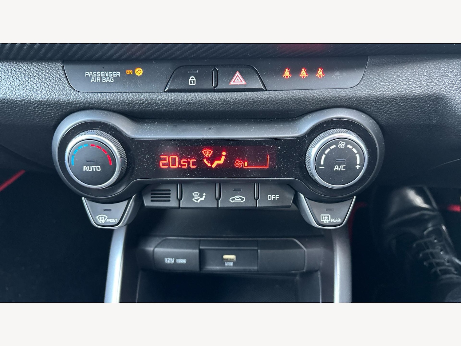 Used Kia Stonic 2021 for sale - 76512076: Photo 23