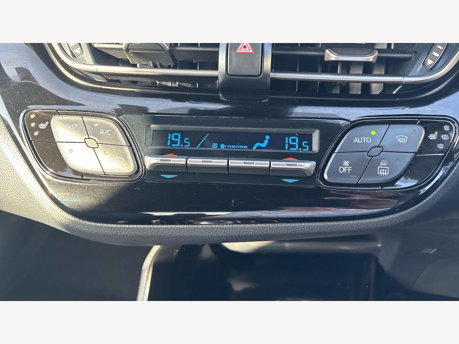 Used Toyota C-HR 2020 for sale - 78185472: Photo 32