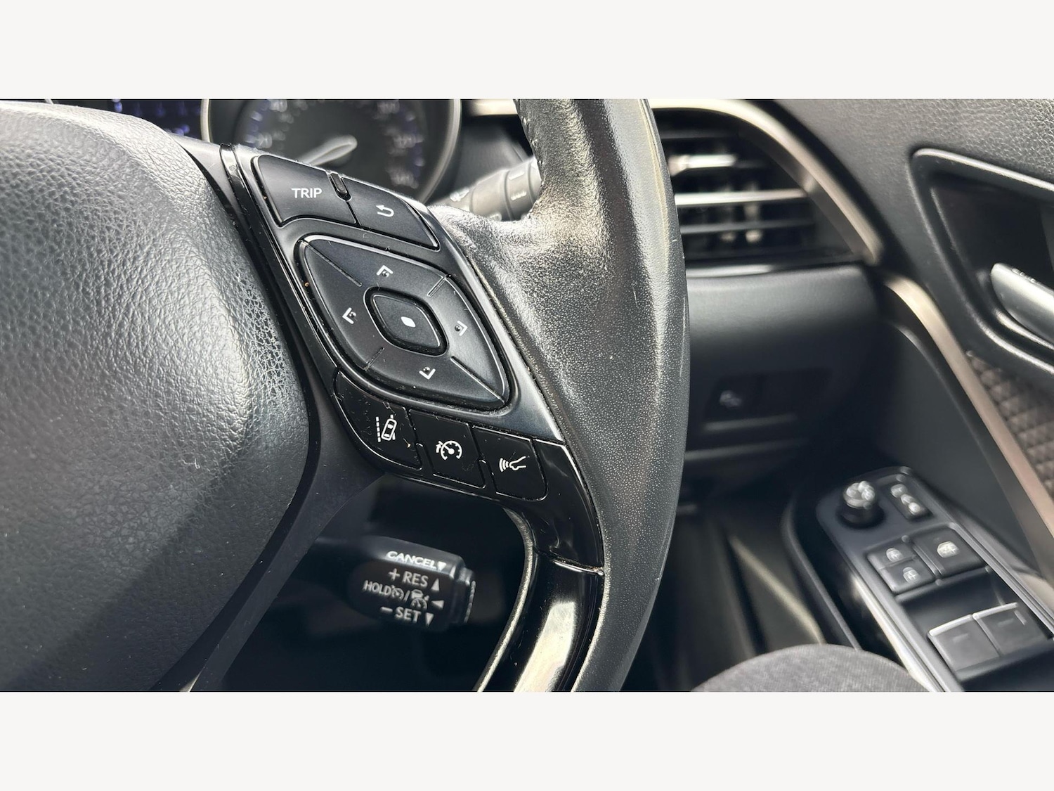 Used Toyota C-HR 2020 for sale - 77066891: Photo 25