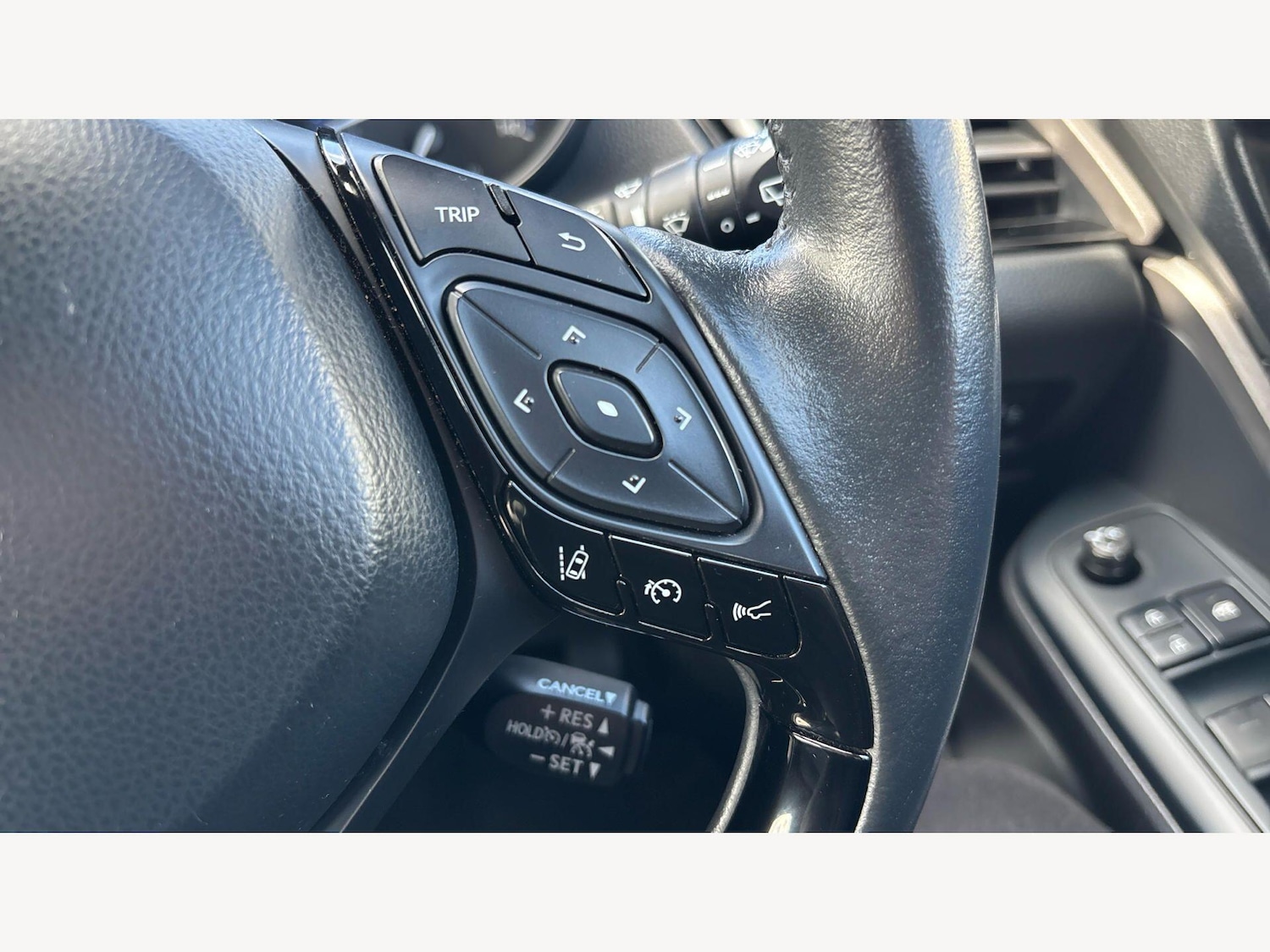 Used Toyota C-HR for sale - 78034207: Photo 25