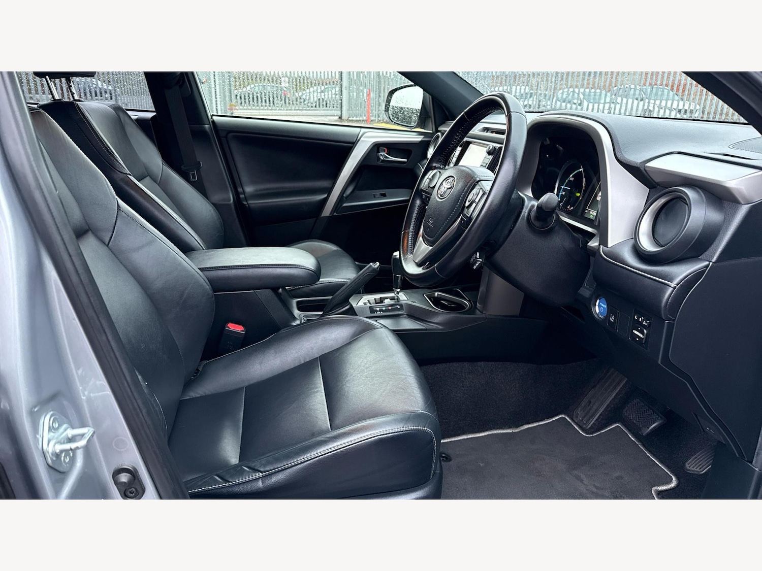 Used Toyota RAV4 2017 for sale - 77612488: Photo 13