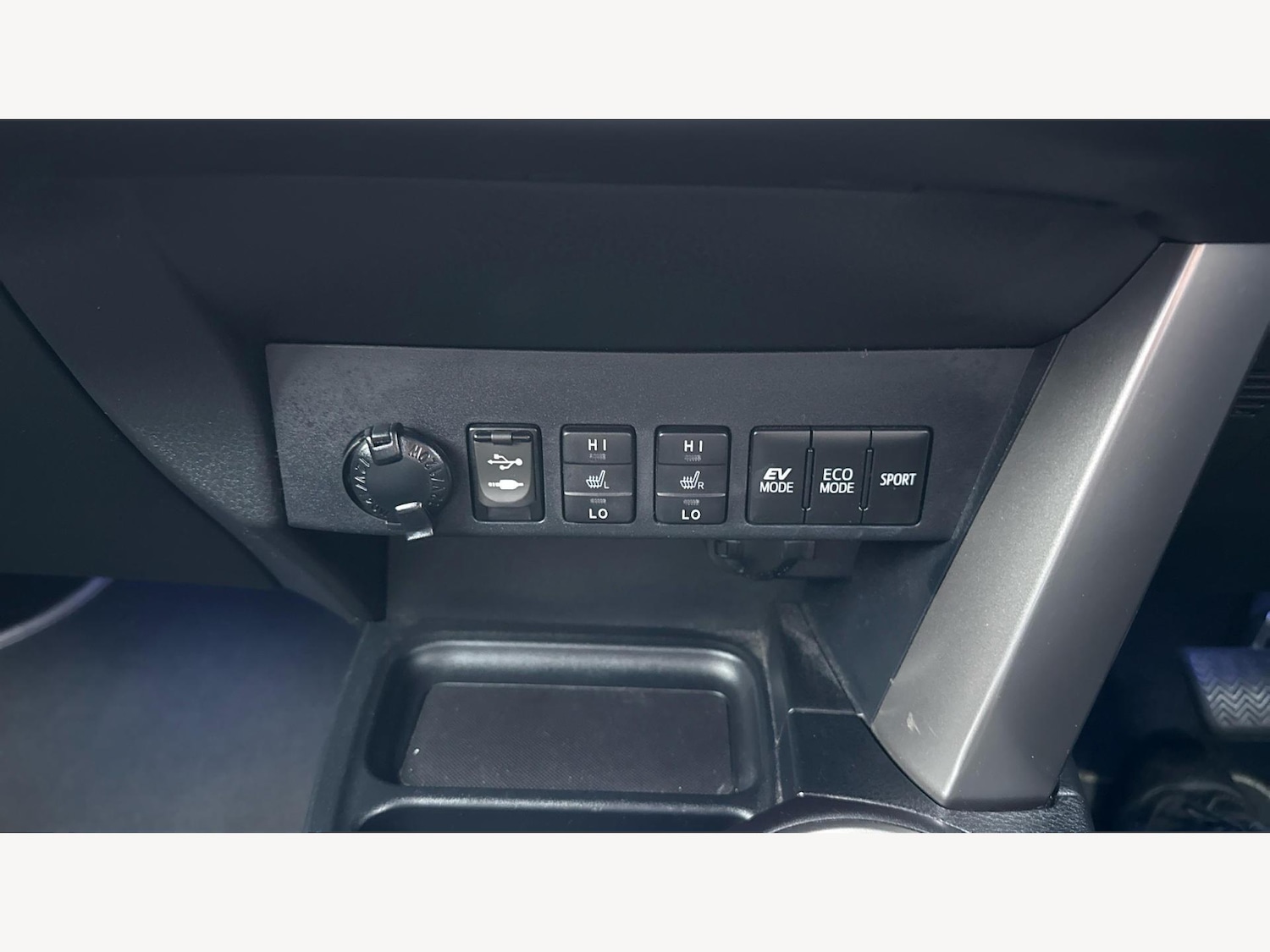 Used Toyota RAV4 2017 for sale - 77612488: Photo 22