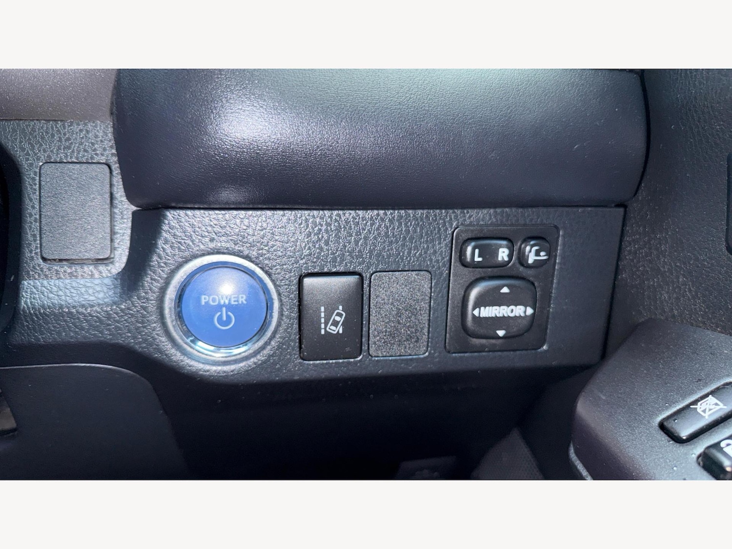 Used Toyota RAV4 2017 for sale - 77612488: Photo 23