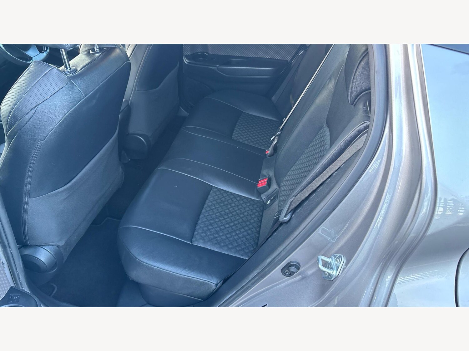 Used Toyota C-HR 2020 for sale - 76608574: Photo 15