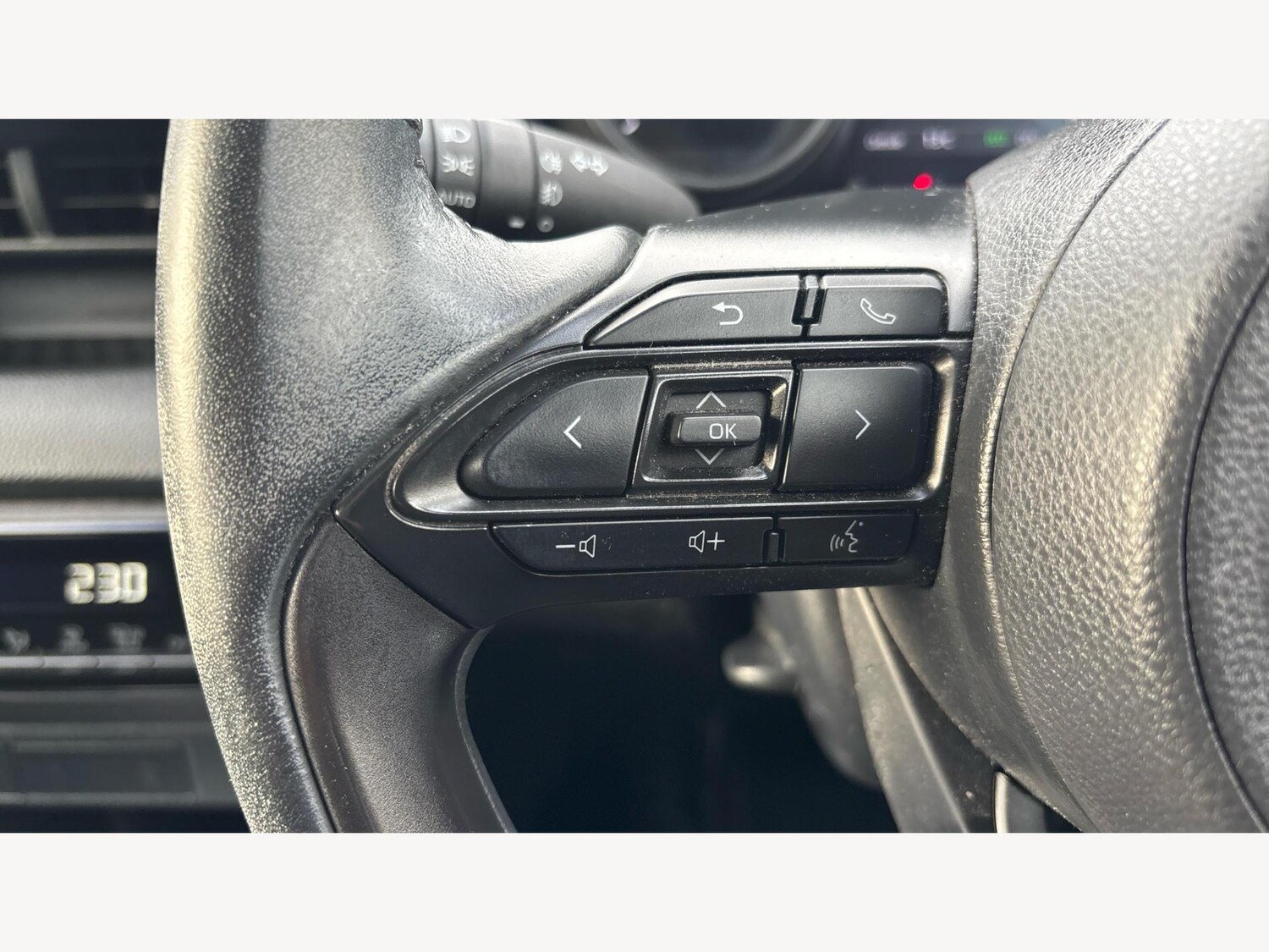 Used Toyota Yaris 2021 for sale - 76498448: Photo 24