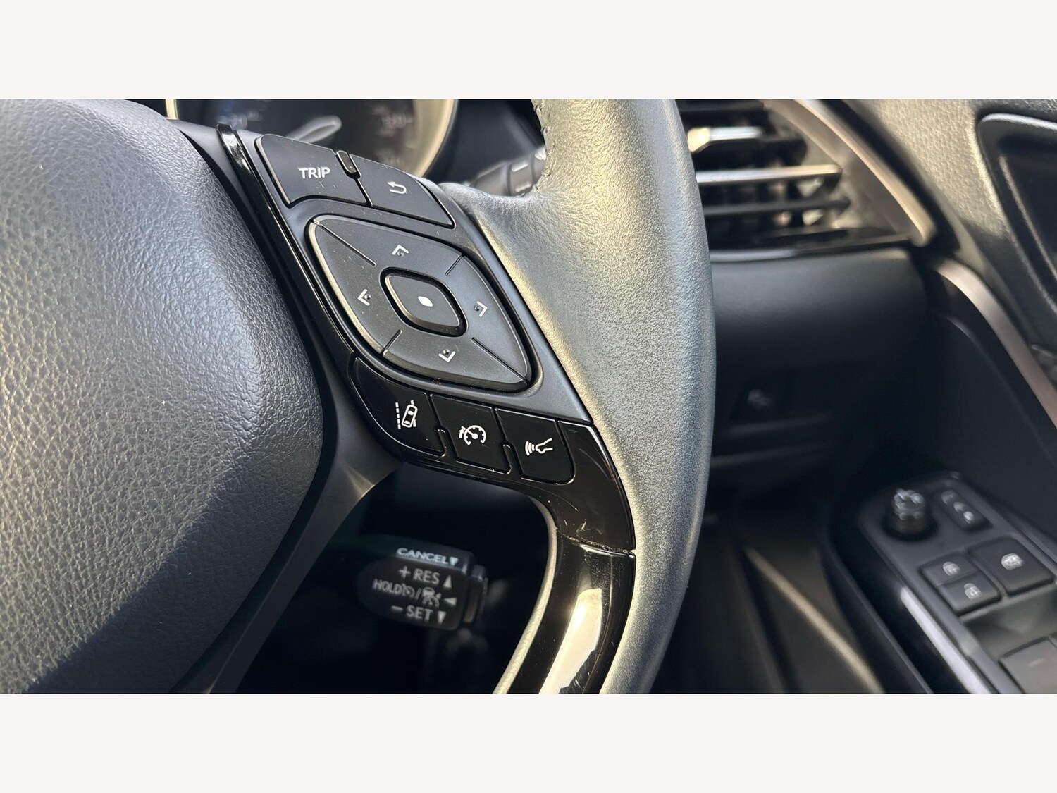 Used Toyota C-HR 2022 for sale - 77291009: Photo 25