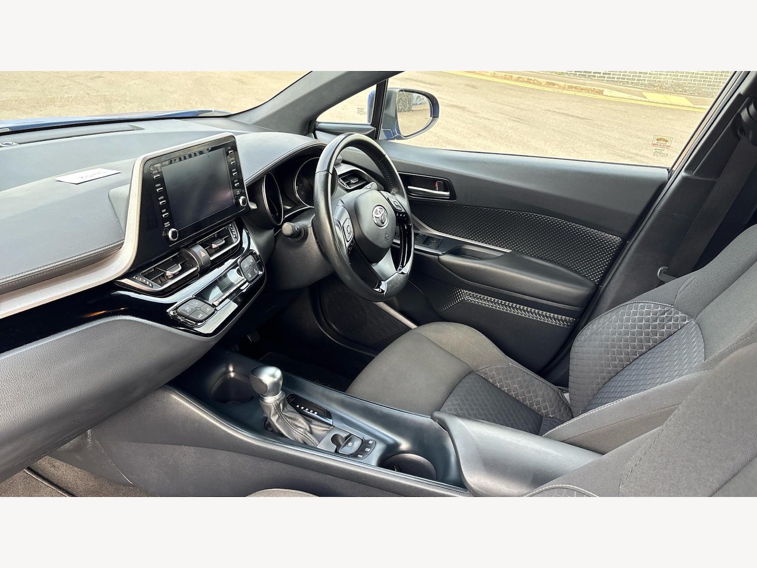 Used Toyota C-HR 2022 for sale - 76336299: Photo 12