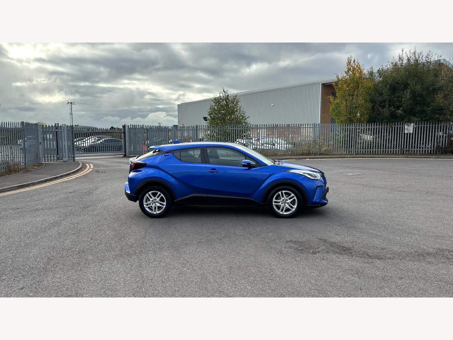 Used Toyota C-HR 2022 for sale - 76336299: Photo 18