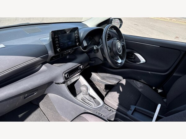 Used Toyota Yaris 2022 for sale - 76326257: Photo 12