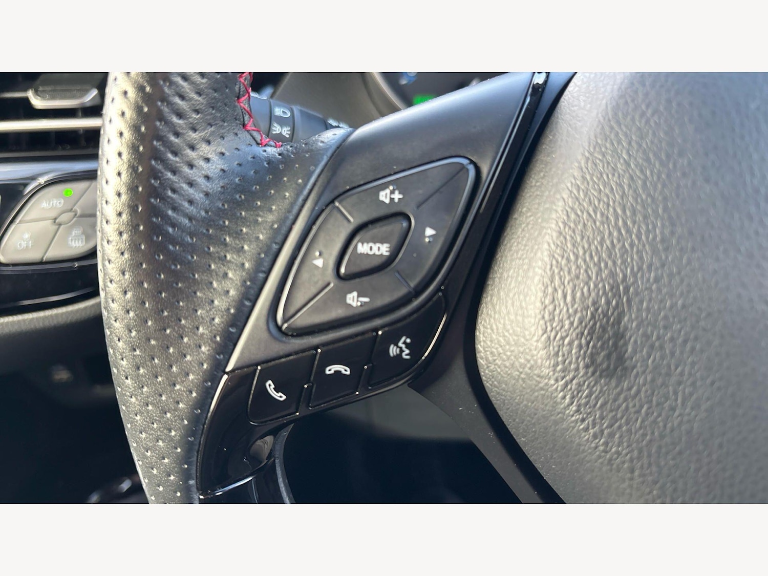 Used Toyota C-HR 2023 for sale - 78072215: Photo 24