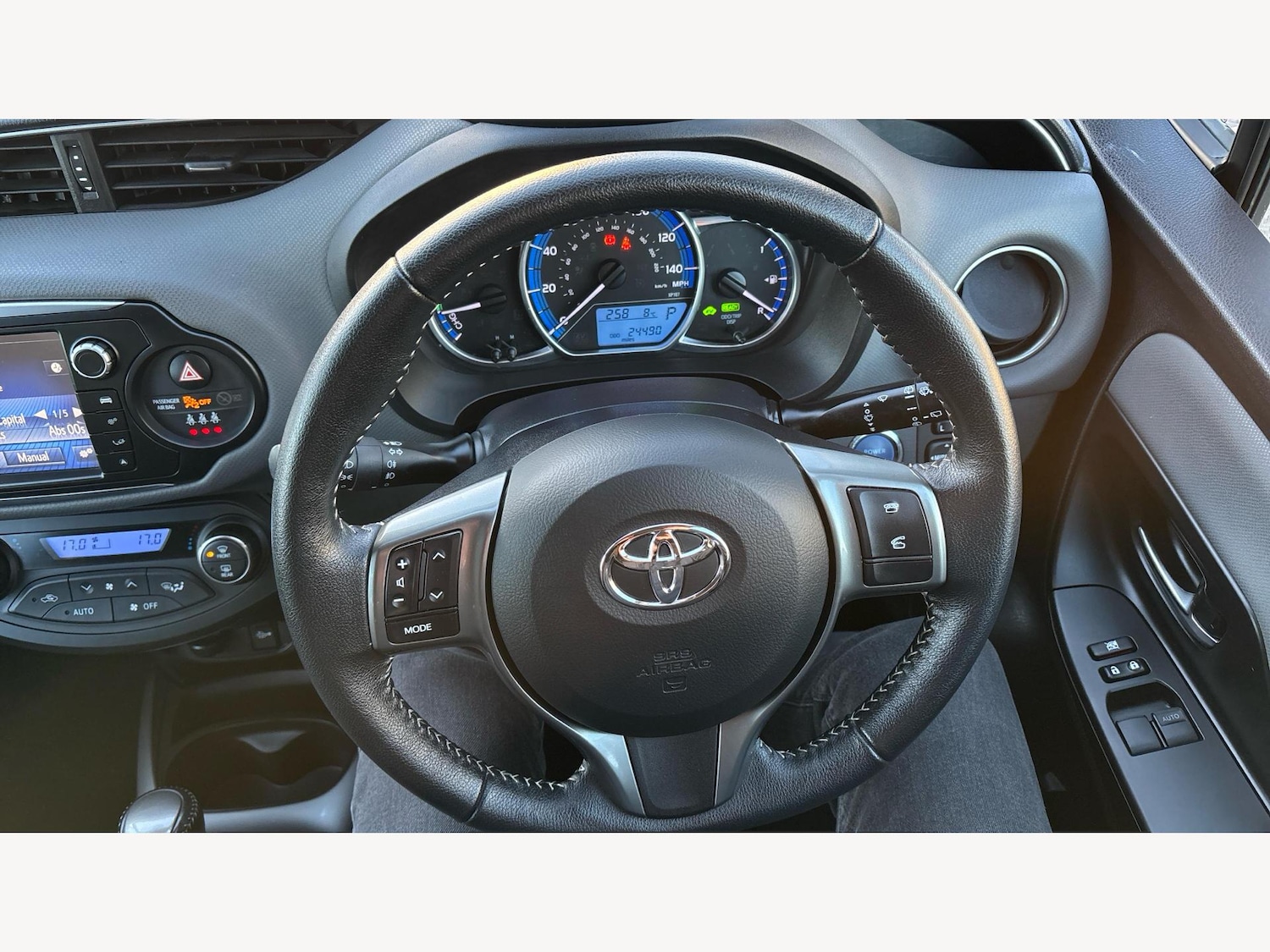 Used Toyota Yaris 2015 for sale - 76824938: Photo 10