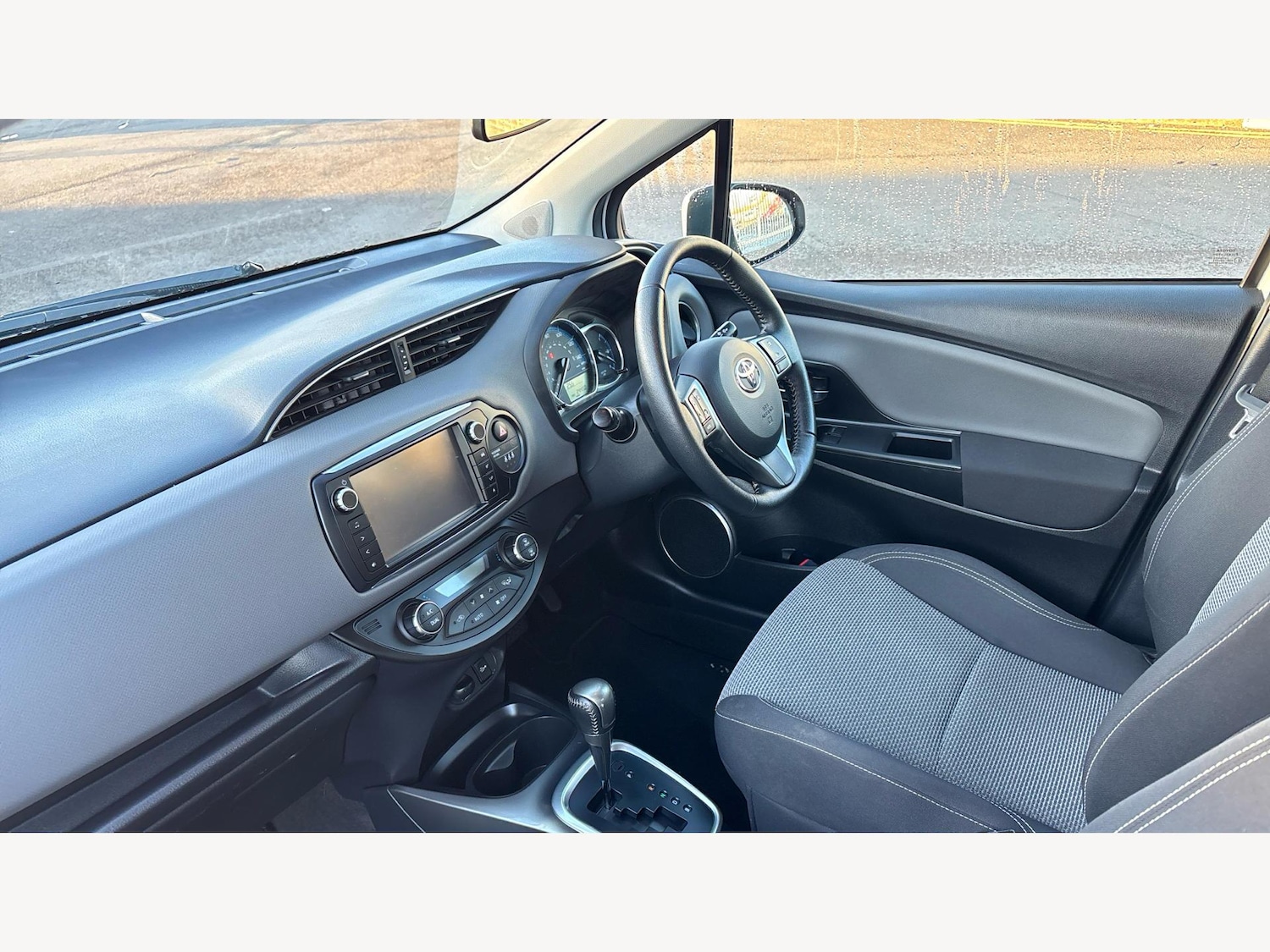 Used Toyota Yaris 2015 for sale - 76824938: Photo 12