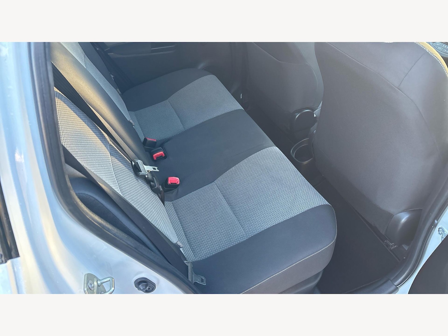 Used Toyota Yaris 2015 for sale - 76824938: Photo 14