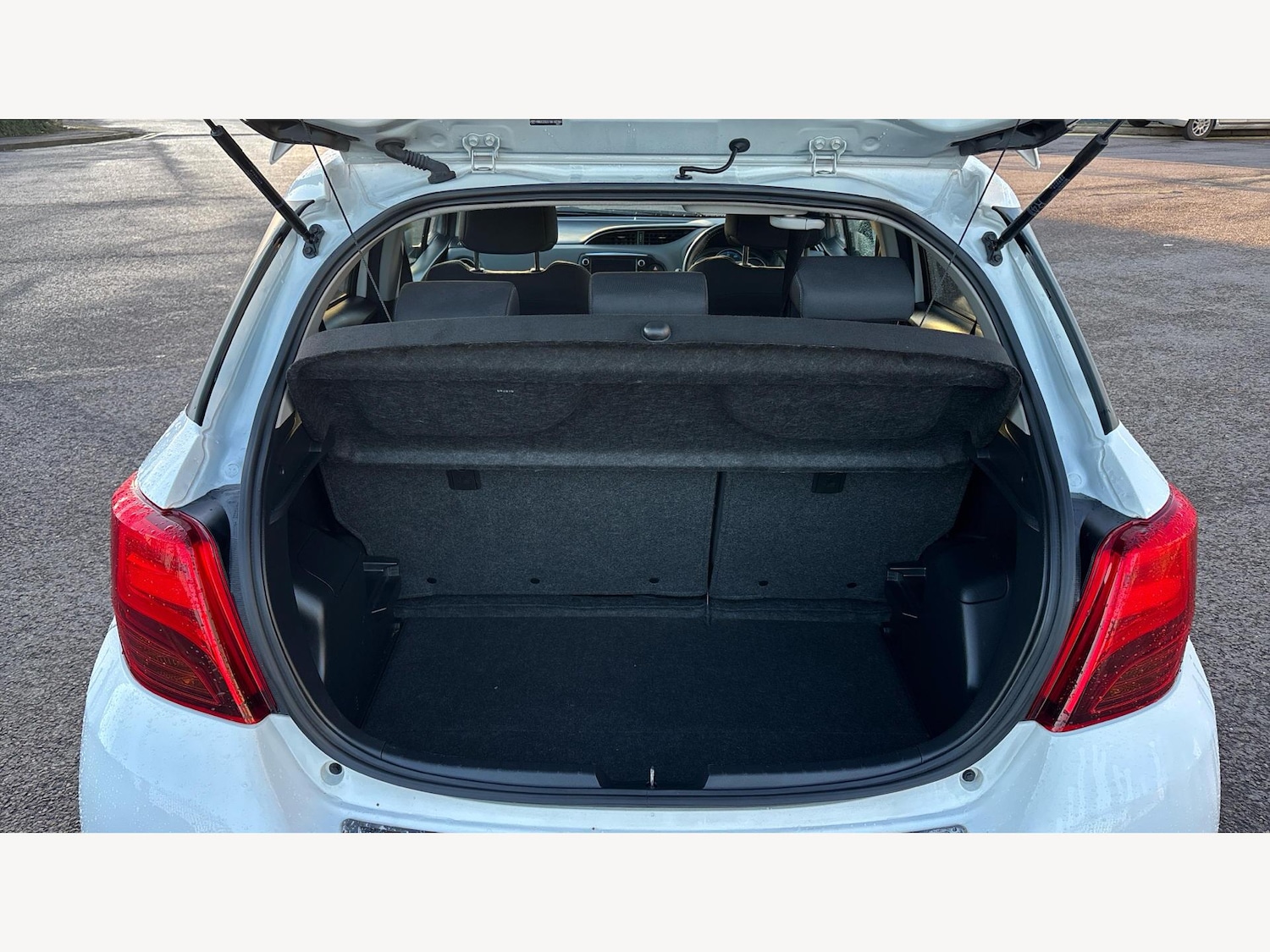 Used Toyota Yaris 2015 for sale - 76824938: Photo 16