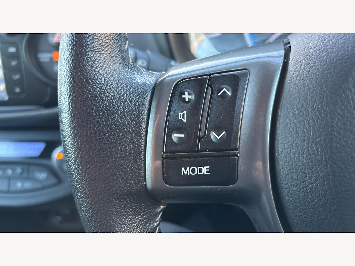 Used Toyota Yaris 2015 for sale - 76824938: Photo 24