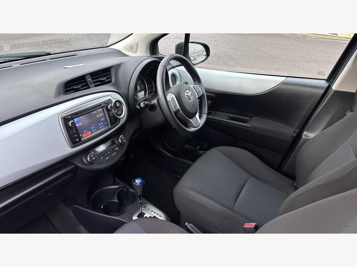 Used Toyota Yaris 2012 for sale - 77345661: Photo 12