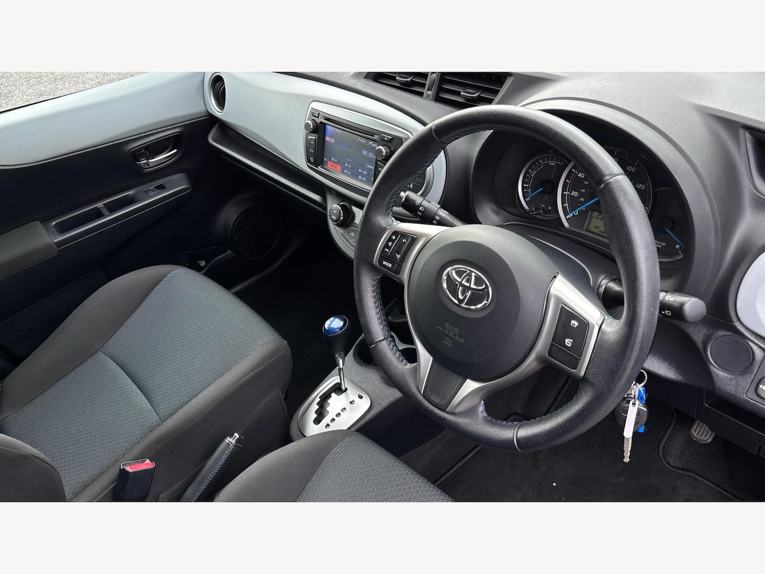 Used Toyota Yaris 2012 for sale - 77345661: Photo 13