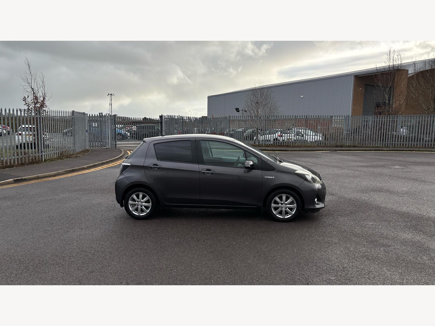 Used Toyota Yaris 2012 for sale - 77345661: Photo 18