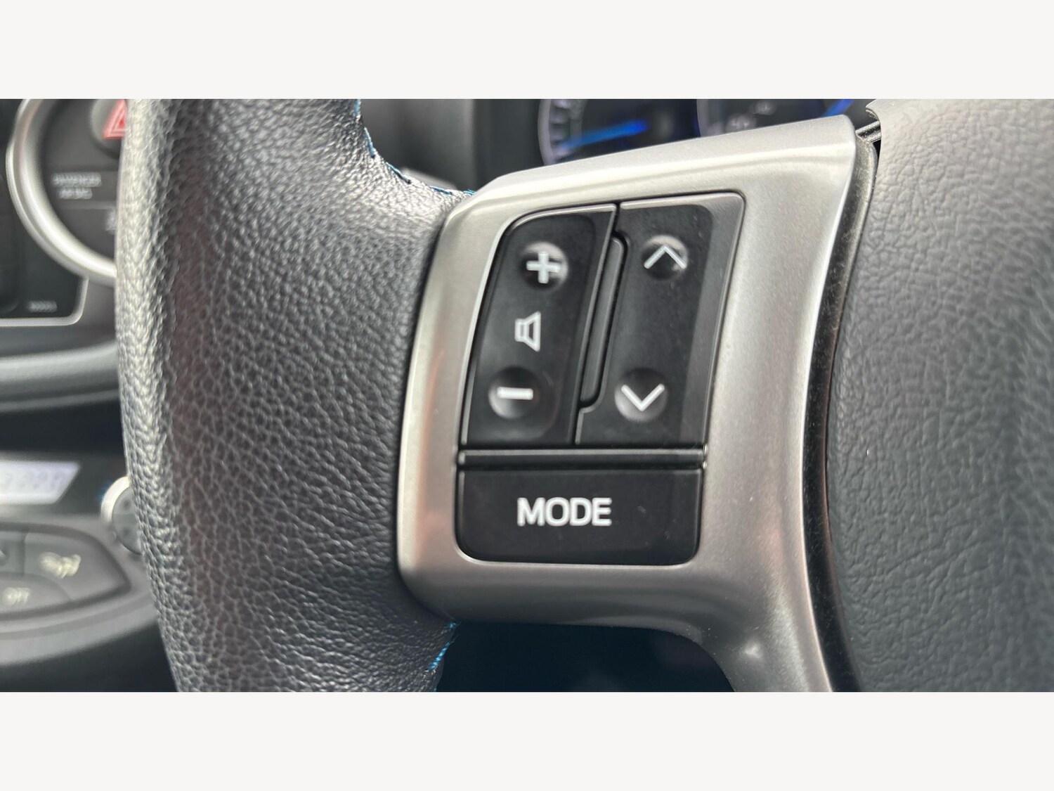 Used Toyota Yaris 2012 for sale - 77345661: Photo 24