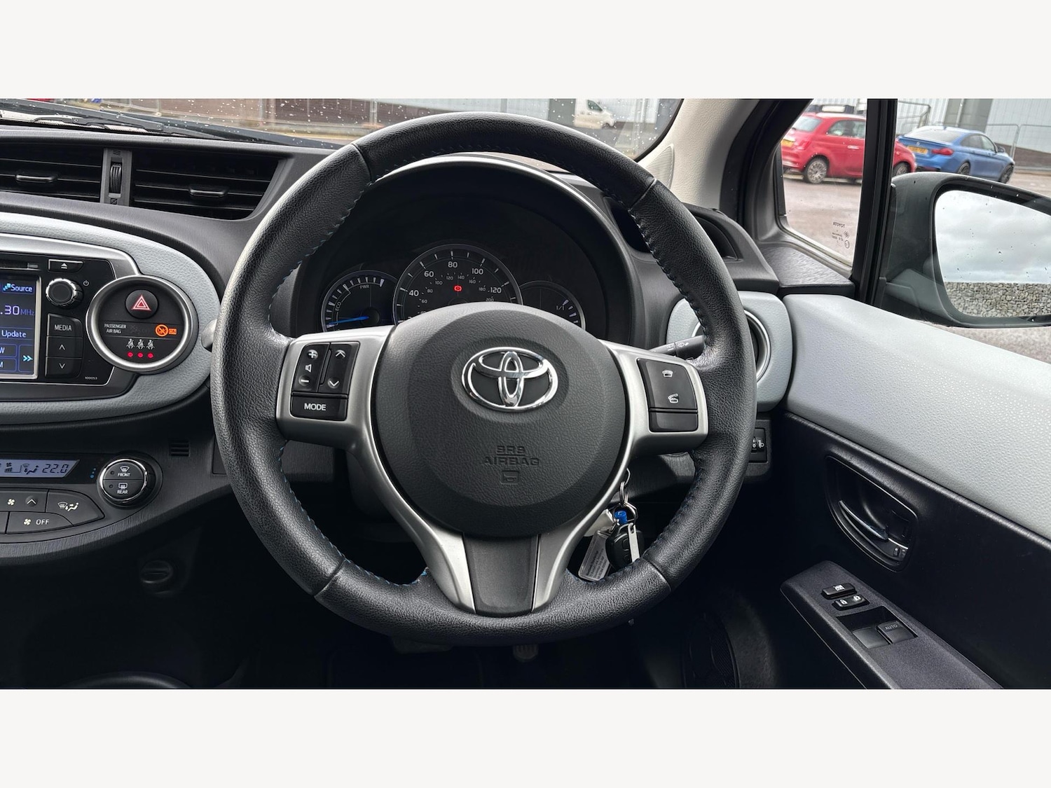 Used Toyota Yaris 2012 for sale - 77345661: Photo 8