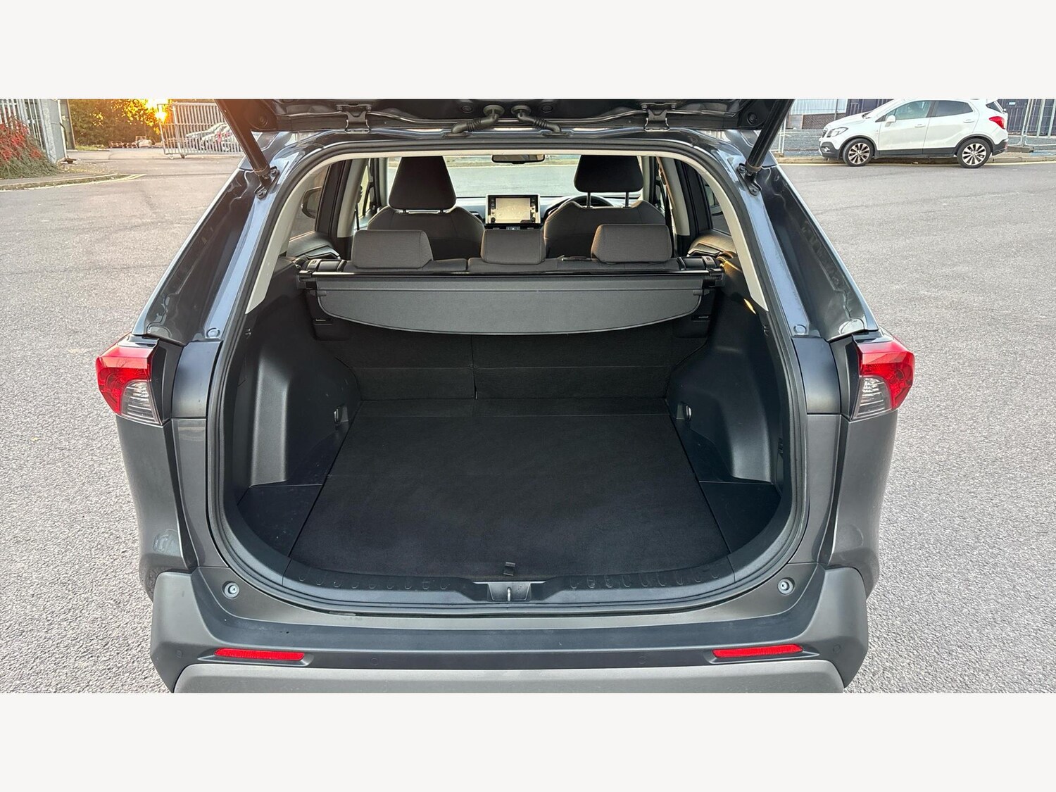 Used Toyota RAV4 2020 for sale - 76613213: Photo 16