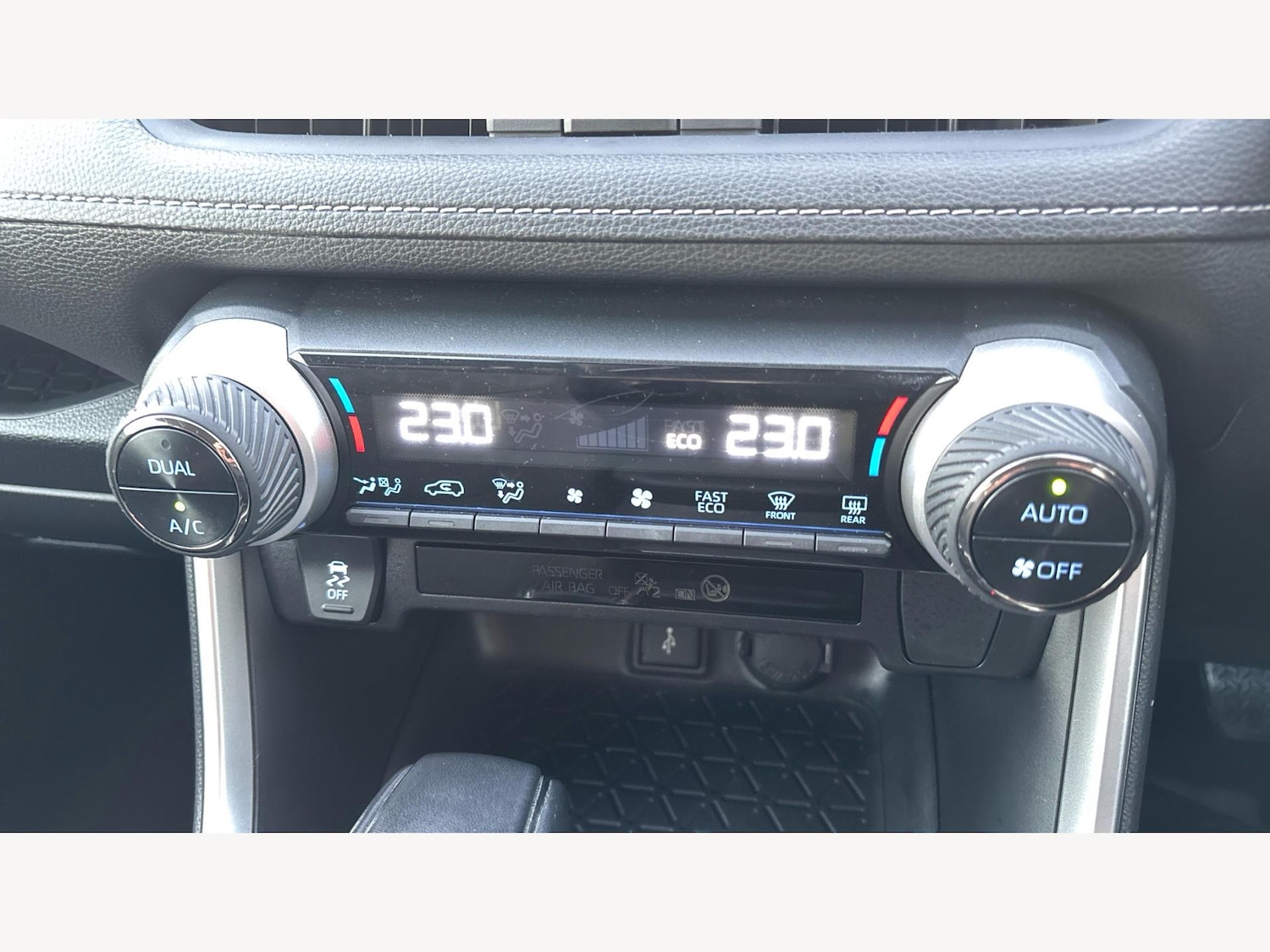 Used Toyota RAV4 2020 for sale - 76613213: Photo 23