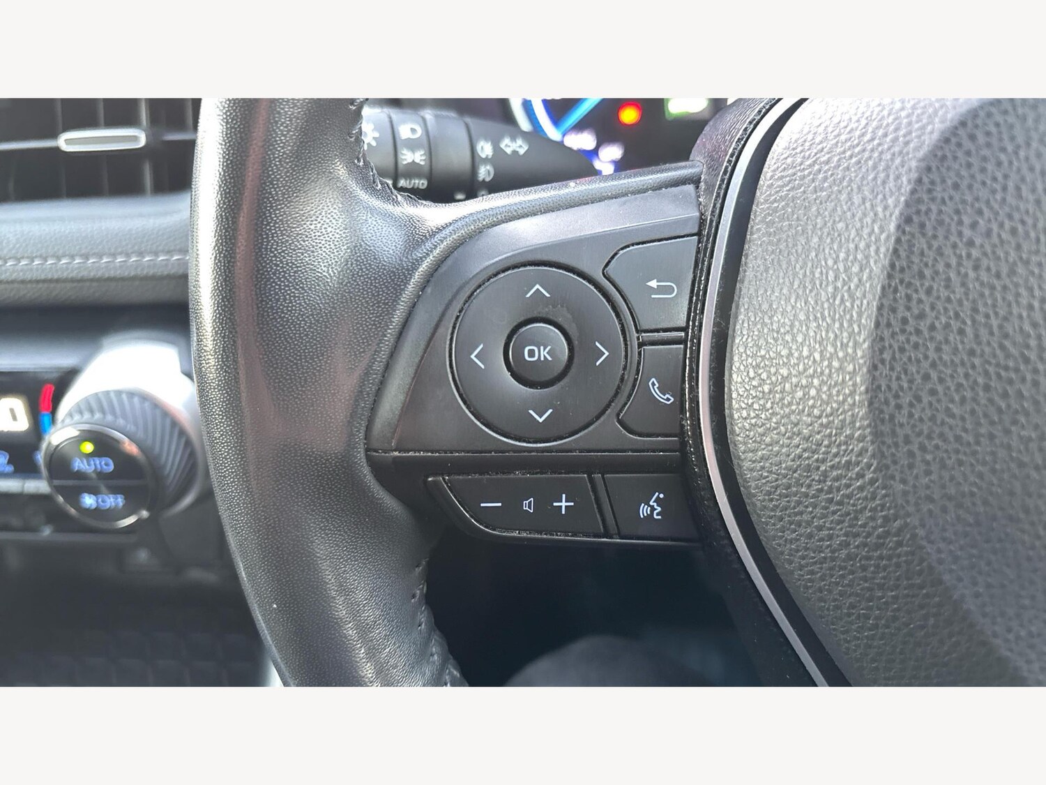 Used Toyota RAV4 2020 for sale - 76613213: Photo 24