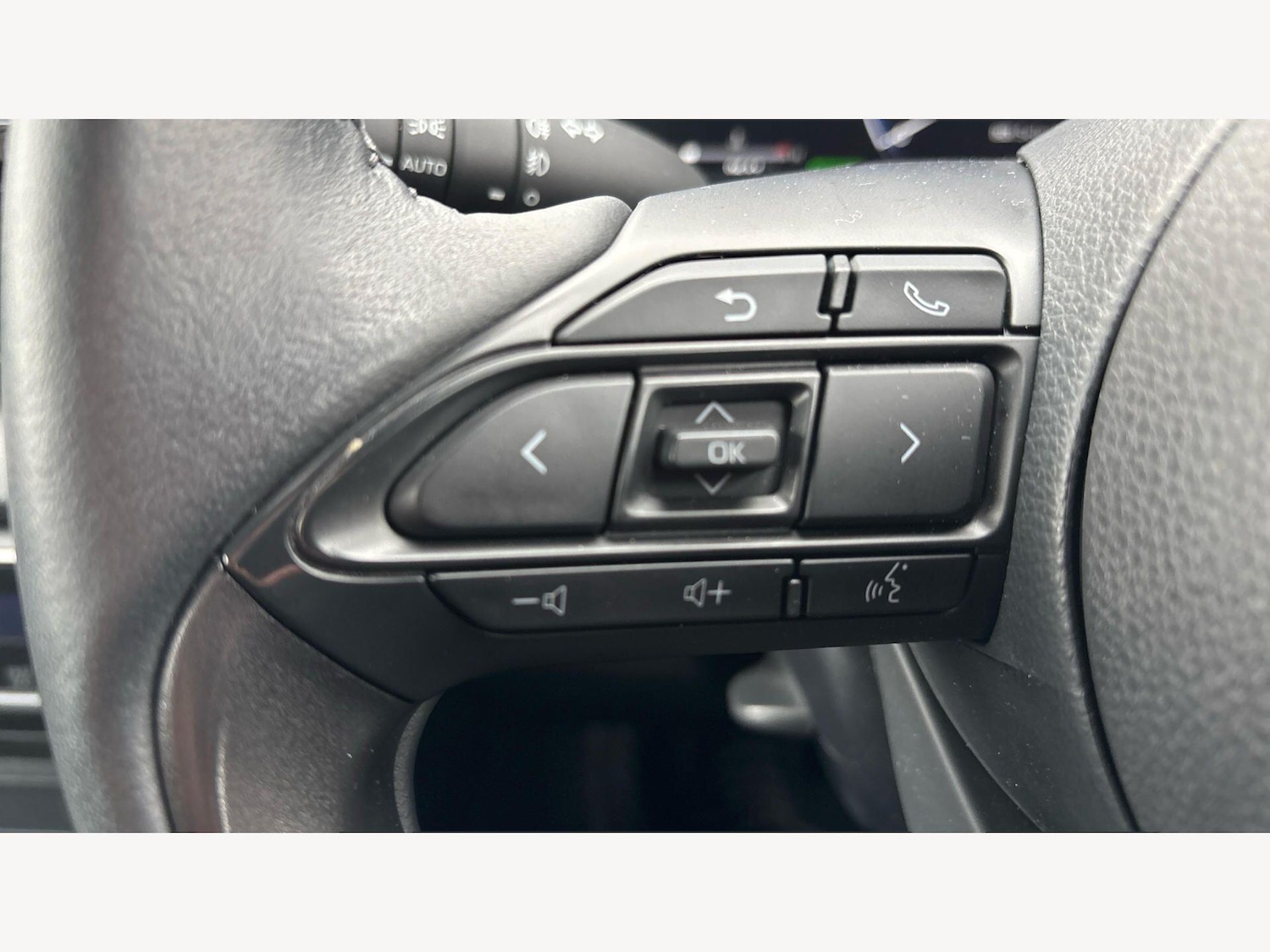 Used Toyota Yaris 2024 for sale - 77645881: Photo 24