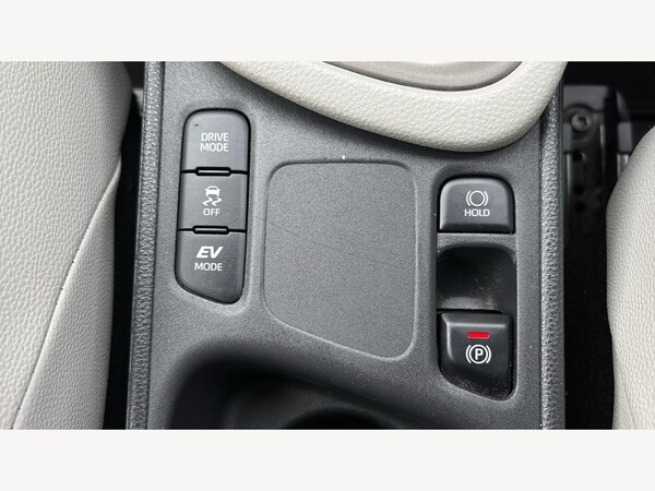 Used Toyota Yaris 2023 for sale - 76259527: Photo 26