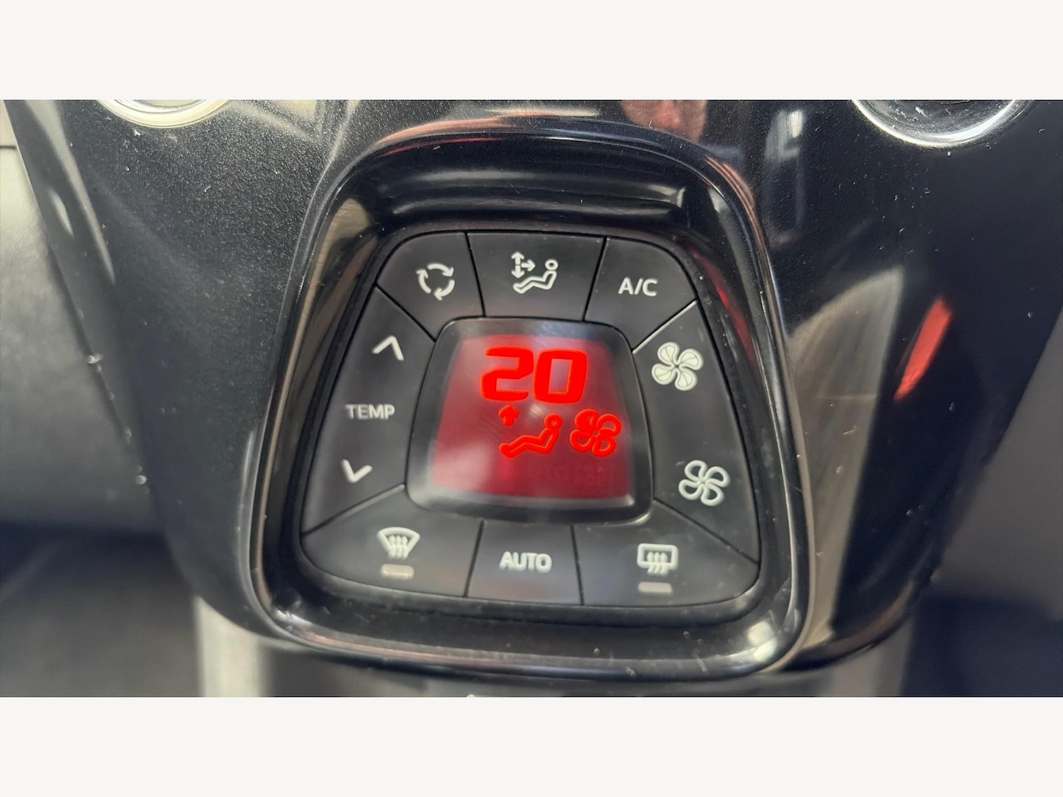 Used Toyota AYGO for sale - 77412056: Photo 24