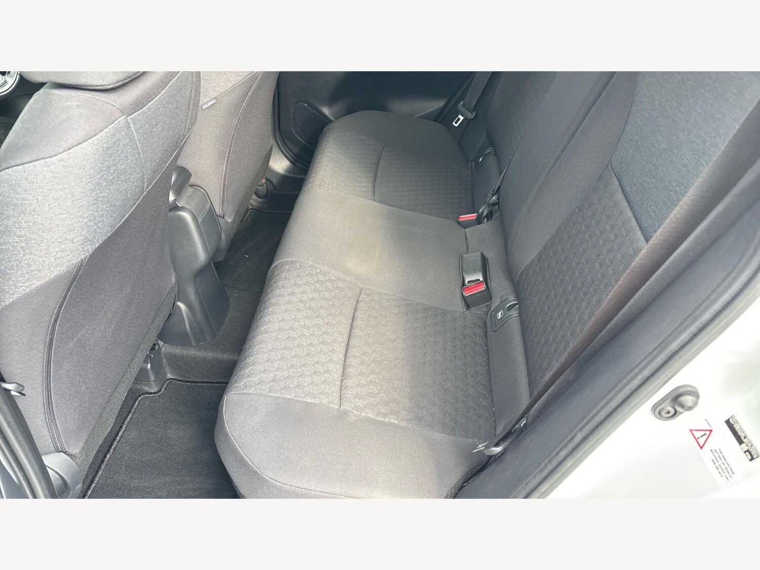 Used Toyota Yaris for sale - 77824497: Photo 15