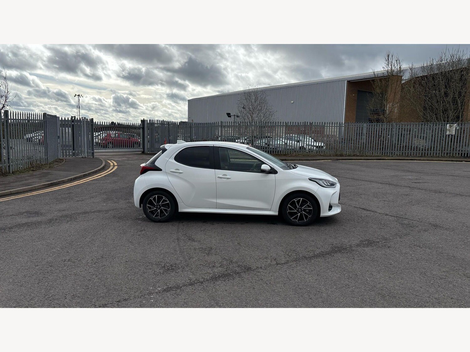 Used Toyota Yaris for sale - 77824497: Photo 18