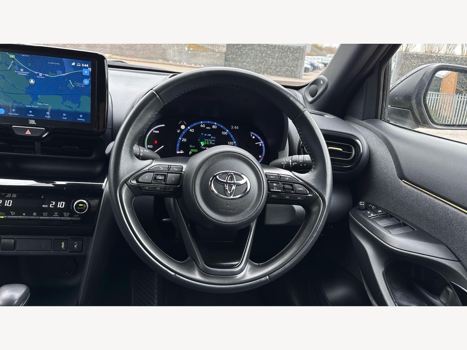 Used Toyota Yaris Cross 2022 for sale - 76456683: Photo 8