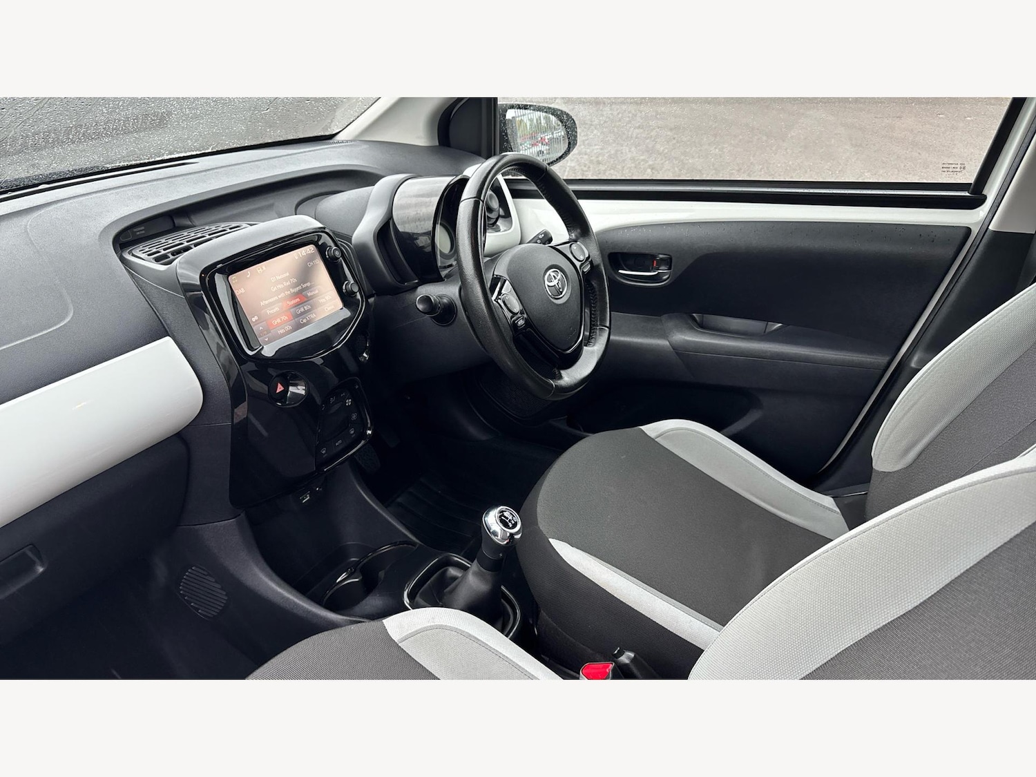Used Toyota AYGO 2018 for sale - 76457390: Photo 12