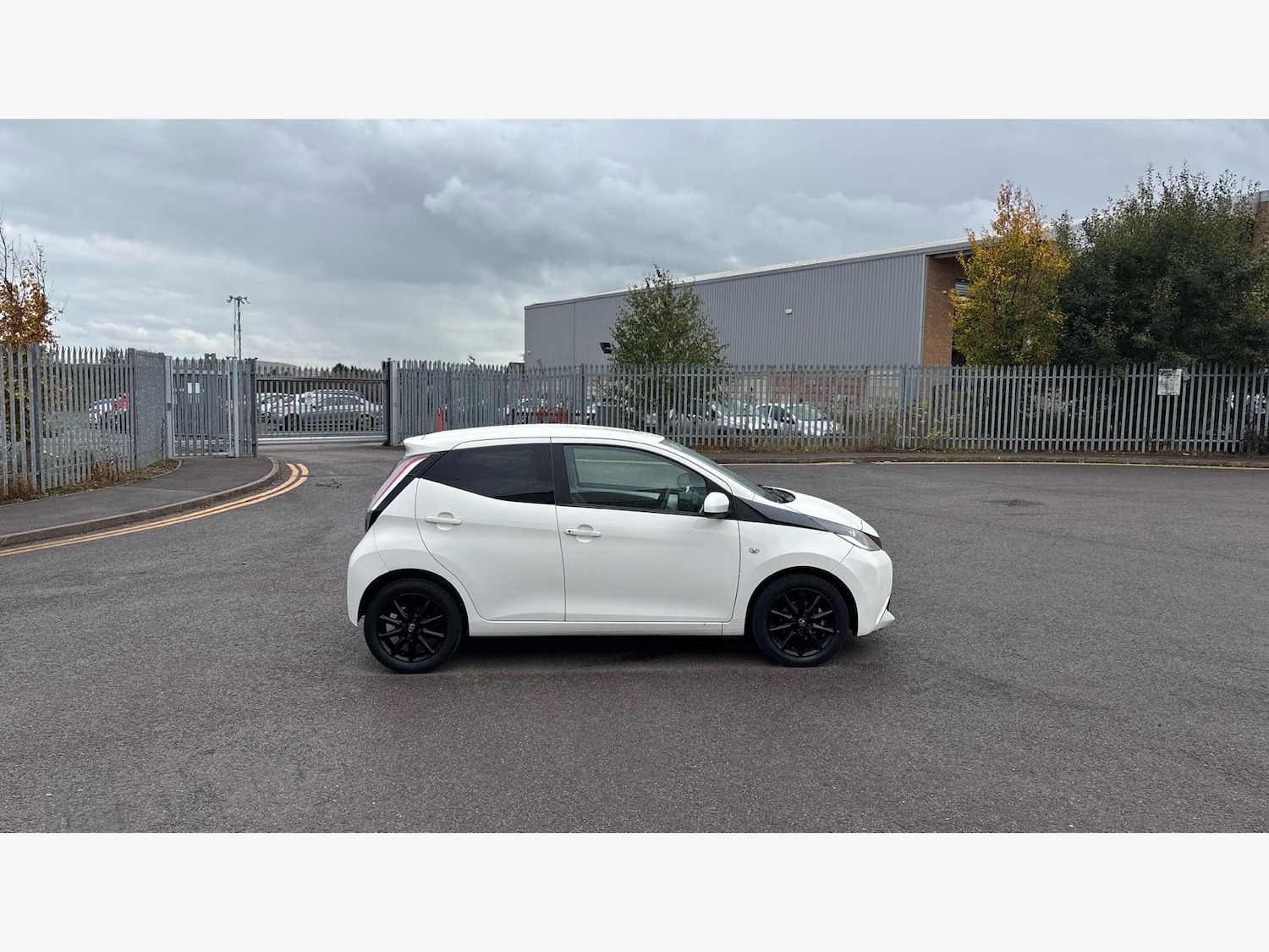 Used Toyota AYGO 2018 for sale - 76457390: Photo 18